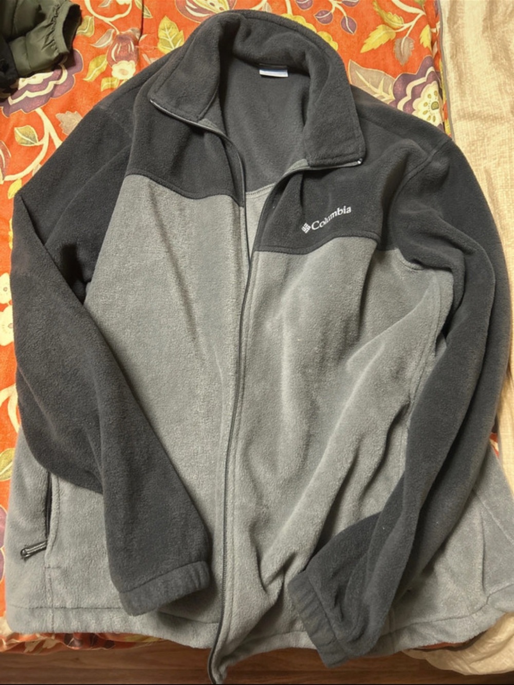 Columbia Two-Tone Gray & Charcoal Fleece Jacket